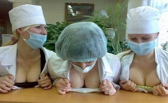 Дівчата, яким було нудно під час робочого часу (47 фото) – фото 26