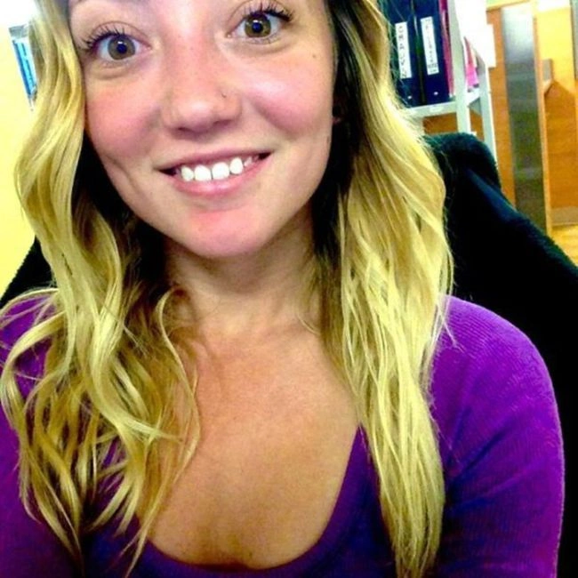 Дівчата, яким було нудно під час робочого часу (47 фото) – фото 40