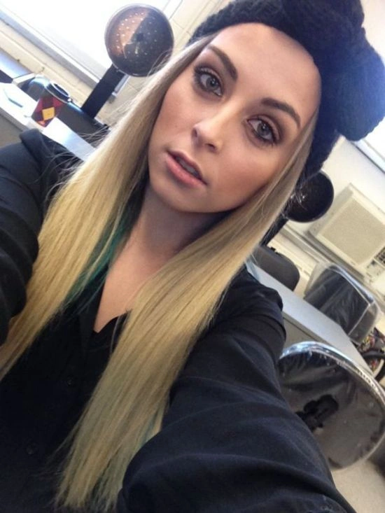 Дівчата, яким було нудно під час робочого часу (47 фото) – фото 41