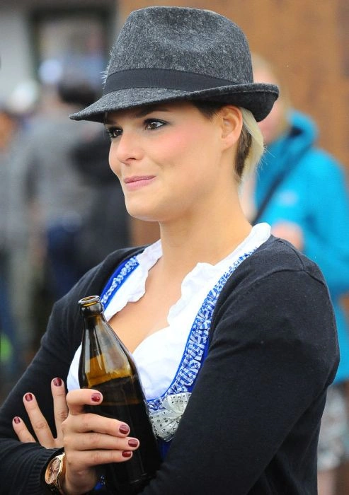 Фотозвіт: дівчата Октоберфесту (71 фото)