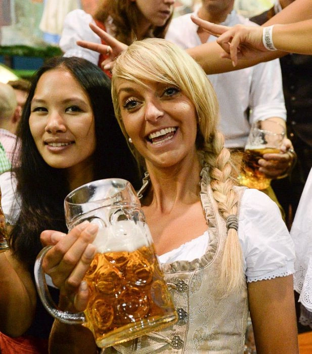 Фотозвіт: дівчата Октоберфесту (71 фото) – фото 5