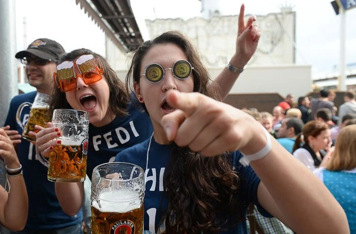 Фотозвіт: дівчата Октоберфесту (71 фото) – фото 6