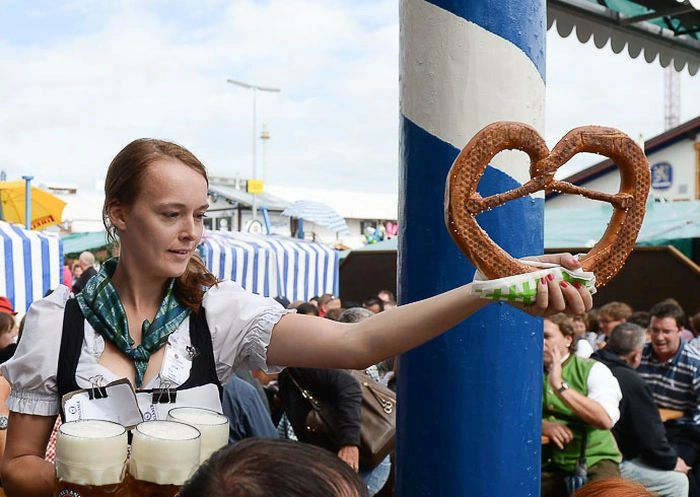 Фотозвіт: дівчата Октоберфесту (71 фото) – фото 7