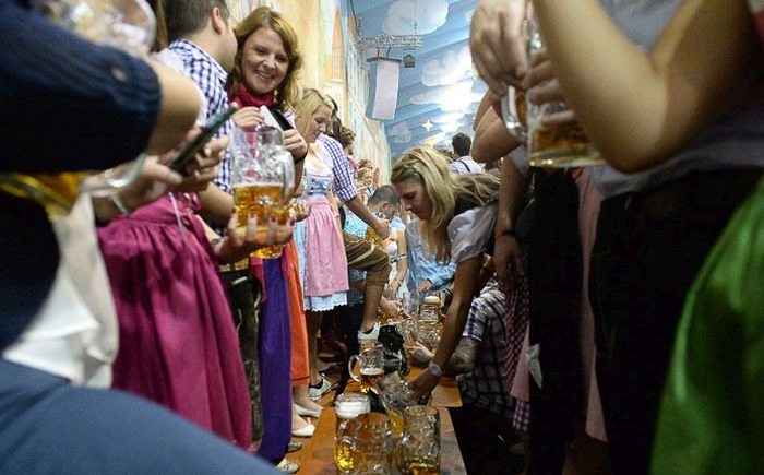 Фотозвіт: дівчата Октоберфесту (71 фото) – фото 21