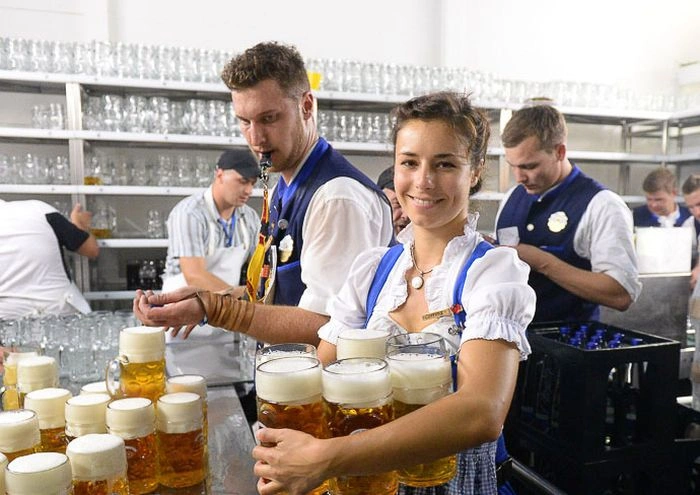 Фотозвіт: дівчата Октоберфесту (71 фото) – фото 37