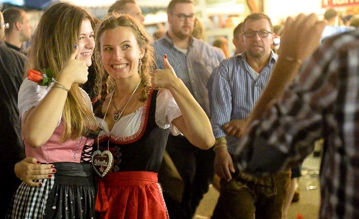 Фотозвіт: дівчата Октоберфесту (71 фото) – фото 40