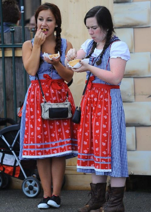 Фотозвіт: дівчата Октоберфесту (71 фото) – фото 43