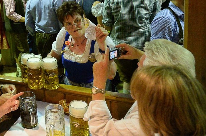 Фотозвіт: дівчата Октоберфесту (71 фото) – фото 45