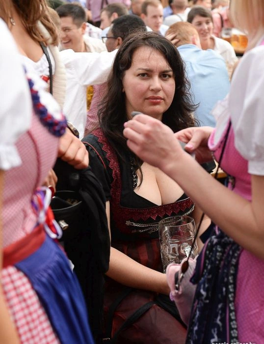 Фотозвіт: дівчата Октоберфесту (71 фото) – фото 47