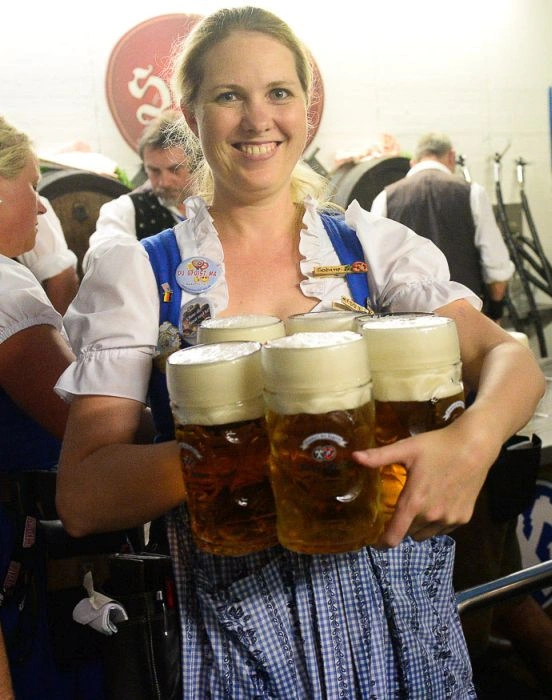 Фотозвіт: дівчата Октоберфесту (71 фото) – фото 56