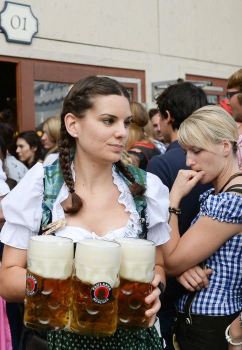 Фотозвіт: дівчата Октоберфесту (71 фото) – фото 58