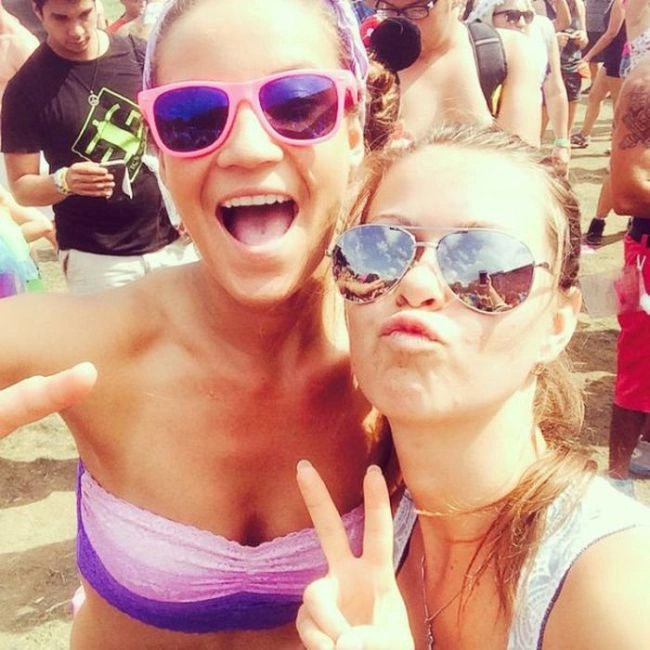 Дівчата з музичного фестивалю (35 фото) – фото 15