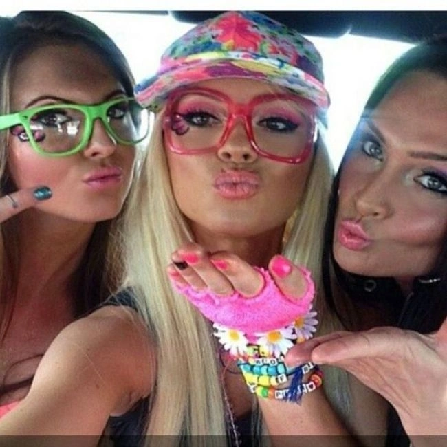 Дівчата з музичного фестивалю (35 фото) – фото 16