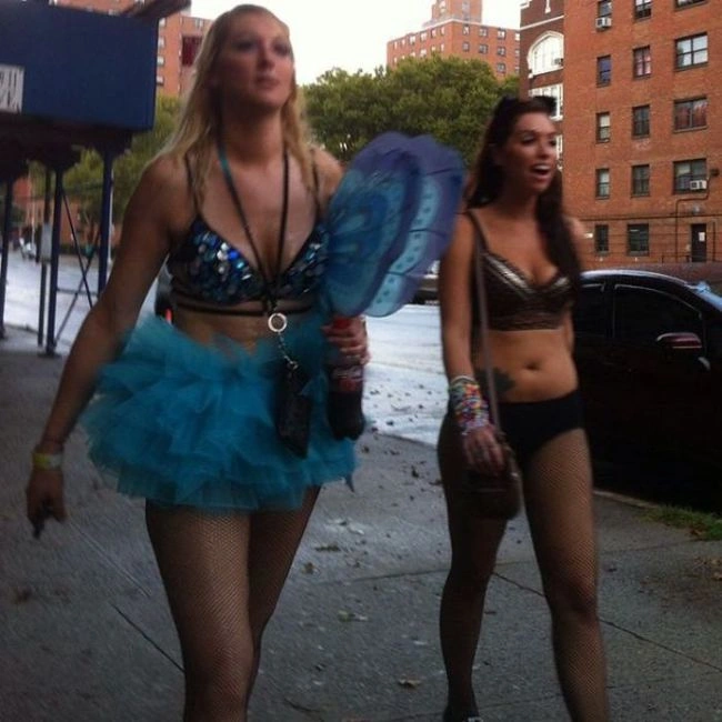 Дівчата з музичного фестивалю (35 фото) – фото 31