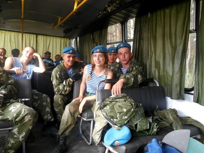 Загадка дня: вгадайте професію цієї дівчини (42 фото) – фото 8