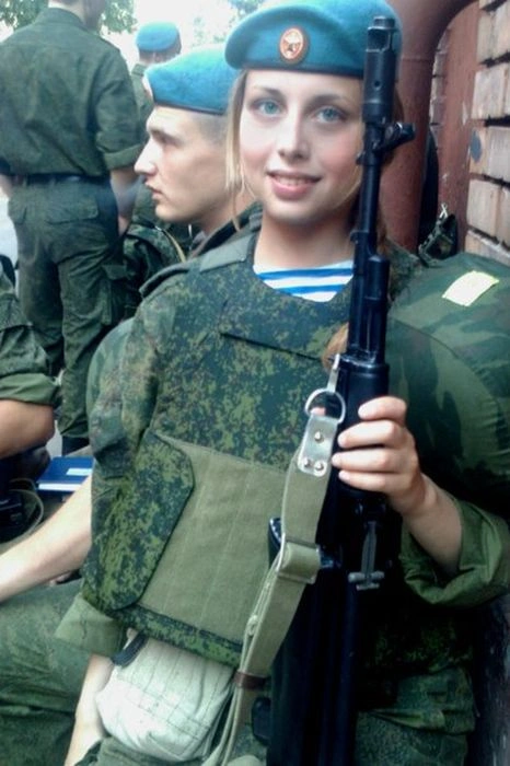 Загадка дня: вгадайте професію цієї дівчини (42 фото) – фото 25