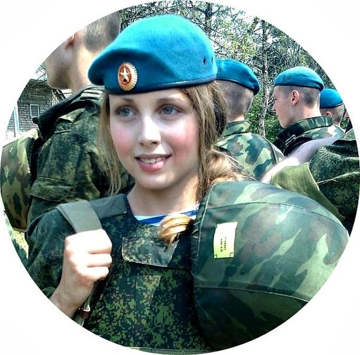 Загадка дня: вгадайте професію цієї дівчини (42 фото) – фото 32