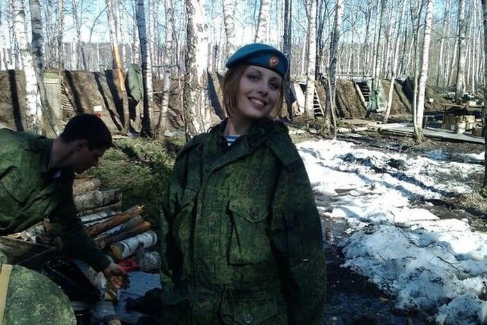 Загадка дня: вгадайте професію цієї дівчини (42 фото) – фото 37