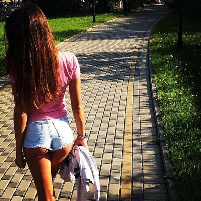 Дівчата з сексуальними сідницями (77 фото)