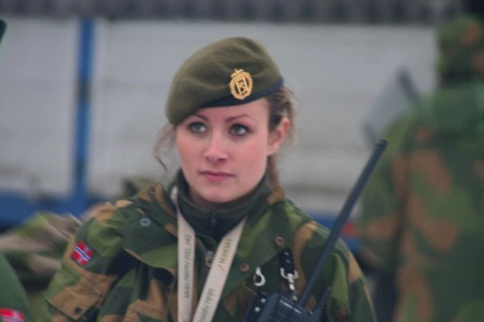 Норвезькі дівчата на службі в армії (45 фото) – фото 6