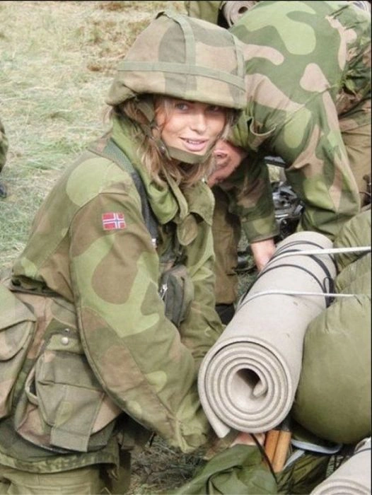 Норвезькі дівчата на службі в армії (45 фото) – фото 13