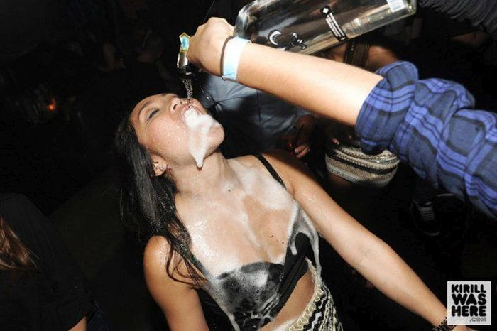 Дівчата і шампанське (35 фото) – фото 6