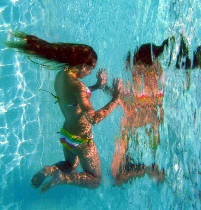 Оригінальні знімки дівчат під водою (55 фото) – фото 9