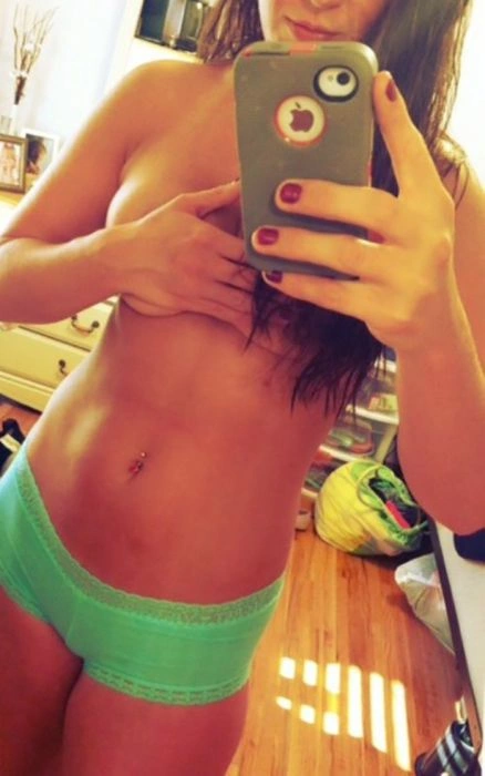 Дівчата, які не носять бюстгальтери (34 фото) – фото 17