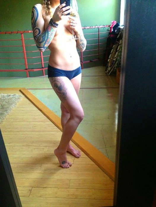 Дівчата, які не носять бюстгальтери (34 фото) – фото 30