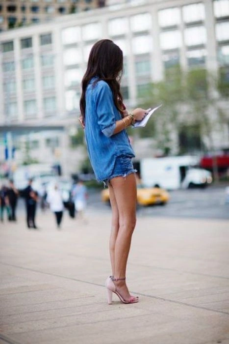 Сексуальні дівчата на вулицях міста (48 фото) – фото 13