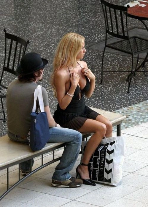 Сексуальні дівчата на вулицях міста (48 фото) – фото 32