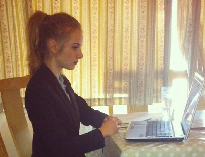 Підготувалася до важливого інтерв'ю (2 фото) – фото 1