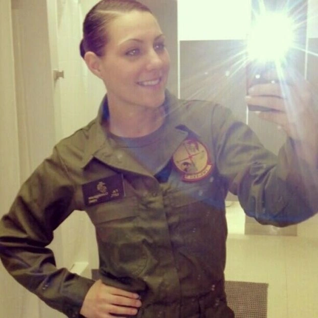 Дівчата в військовій формі (23 фото) – фото 13