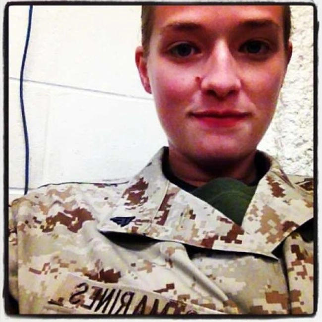 Дівчата в військовій формі (23 фото) – фото 18