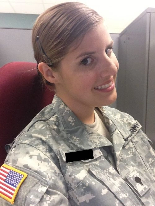 Дівчата в військовій формі (23 фото) – фото 19