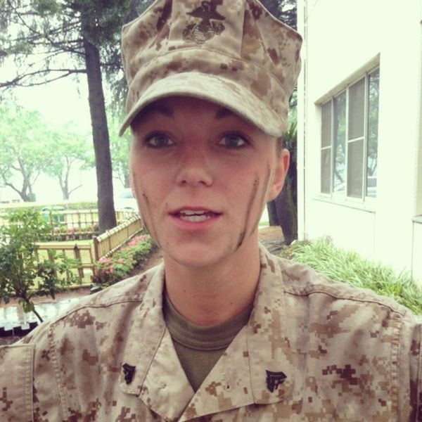 Дівчата в військовій формі (23 фото) – фото 21