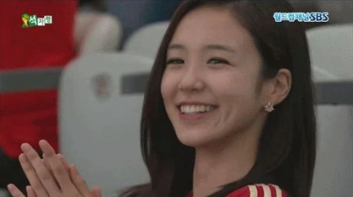 Привабливі вболівальниці футболу з усього світу. Частина 3 (65 фото) – фото 36