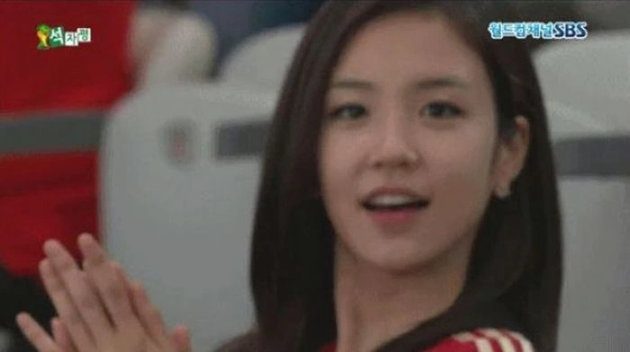 Привабливі вболівальниці футболу з усього світу. Частина 3 (65 фото) – фото 37