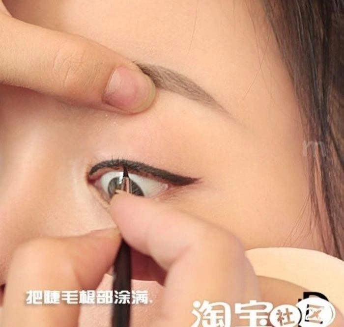 Дивовижне перетворення завдяки косметиці (15 фото) – фото 7