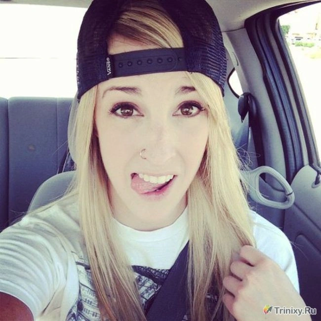 Дівчата фотографують себе в автомобілі (29 фото) – фото 21