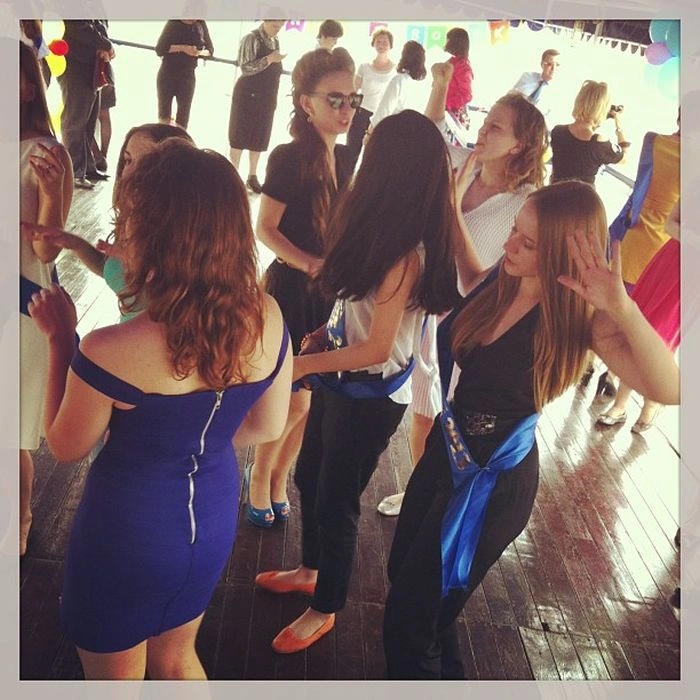 Випускниці на останньому дзвонику 2013 (89 фото) – фото 37