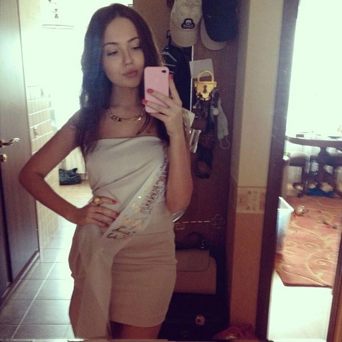 Випускниці на останньому дзвонику 2013 (89 фото) – фото 39