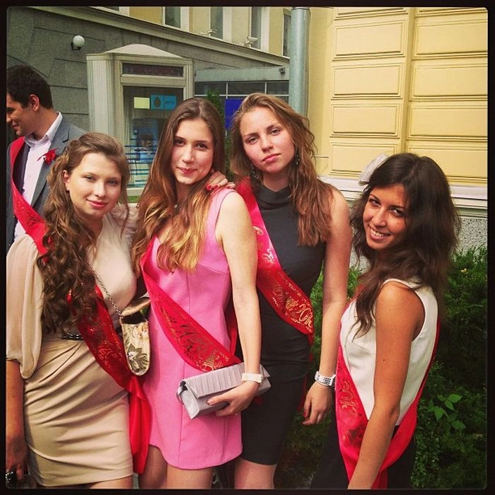 Випускниці на останньому дзвонику 2013 (89 фото) – фото 43