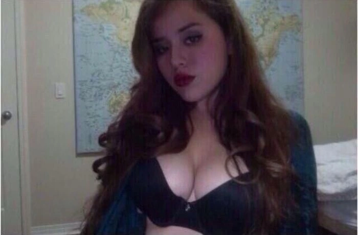 Дівчина в коледжі та вдома (2 фото) – фото 2