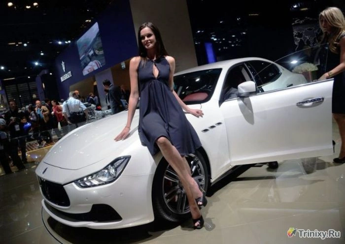 Сексуальні красуні та дорогі суперкари (23 фото) – фото 17