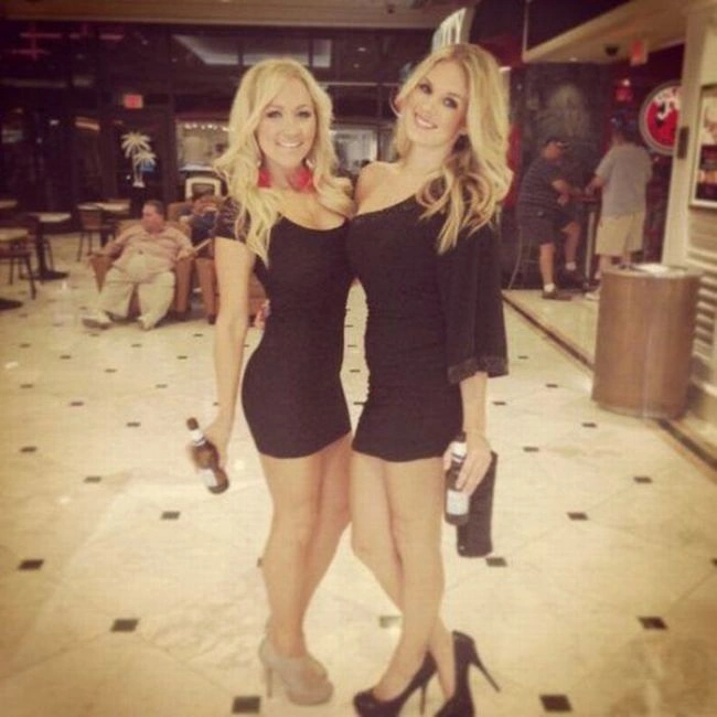 Дівчата в сексуальних платтях (53 фото) – фото 7