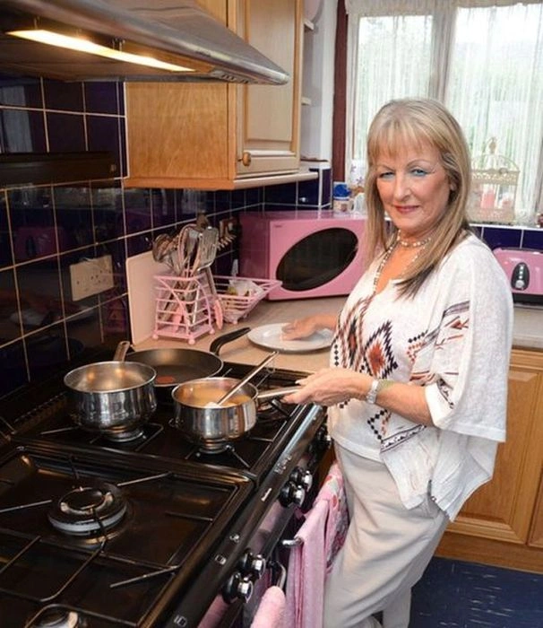 63-річна проститутка любить свою роботу (13 фото) – фото 5