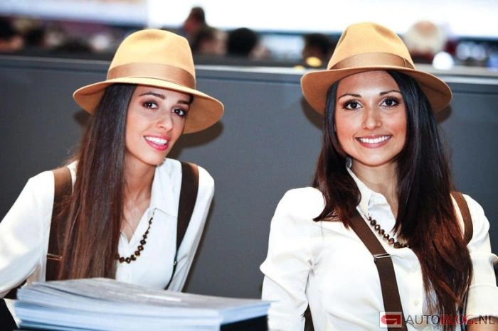 Велика підбірка дівчат з Женевського автосалону (130 фото) – фото 7