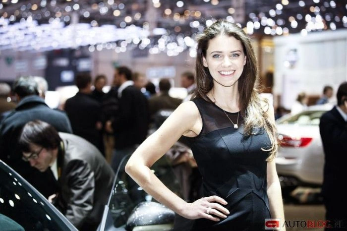 Велика підбірка дівчат з Женевського автосалону (130 фото) – фото 9