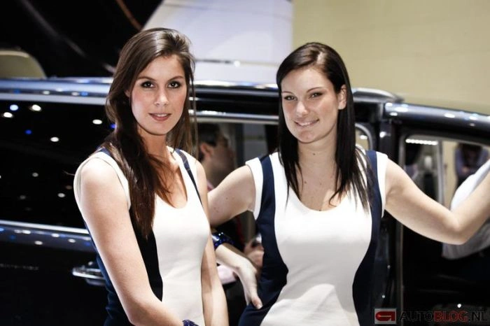 Велика підбірка дівчат з Женевського автосалону (130 фото) – фото 11